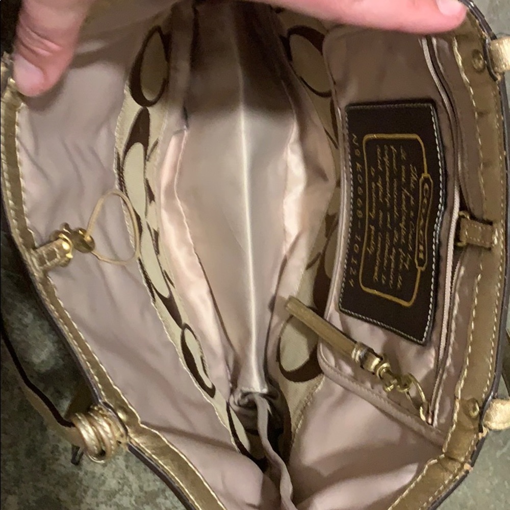 Old Style Coach Purse - Gold/Tan - Picture 6 of 8